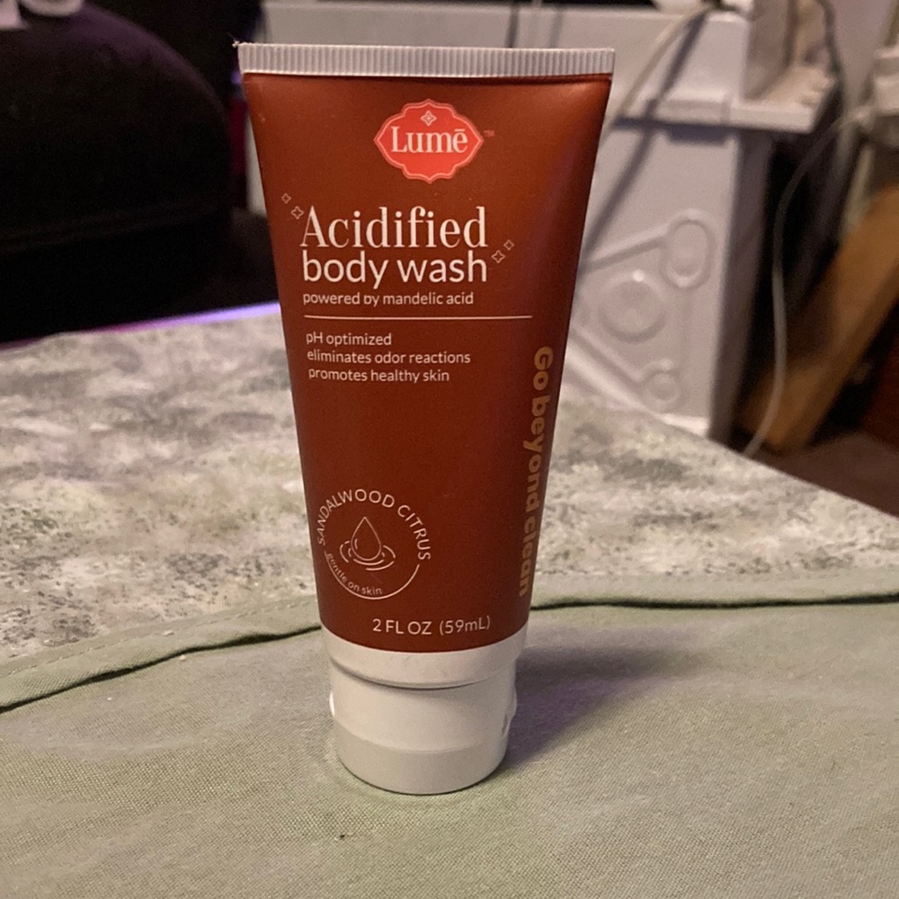 LUME SANDALWOOD CITRIS BODY WASH